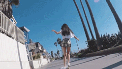 韩国美女滑长板